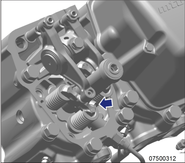 How to Install Injector for MTU 12 V4000 Engine (5)