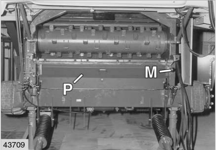 How to Remove the Preconcave for CLAAS LEXION 480 (5)