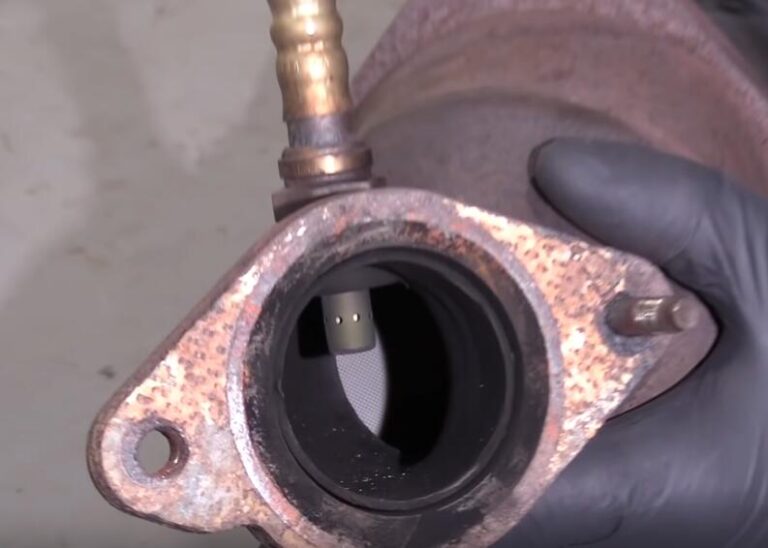 How to Diagnose Catalytic Converters When Check Engine Light Flashing